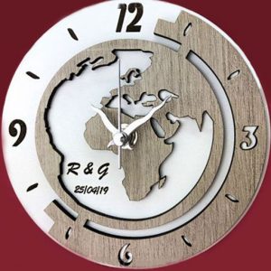 Orologio mappamondo personalizzabile realizzato in legno