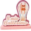 Decorazione battesimo in polistirolo a forma di mongolfiera con scritta "Il mio Battesimo". Questa bellissima sagoma in polistirolo è composta da due strati: quello sul retro, coperto di glitter rosa, e quello avanti su cui è stampato il disegno della mongolfiera con orsetto e bebè e la scritta "Il mio battesimo" rosa.