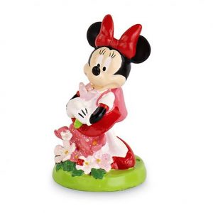 Statuetta Minnie originale Disney in resina colorata graziosa statuina raffigurante Topolina con fiocco e gonnellina rossa e zainetto in spalle, con una rosa tra le mani.