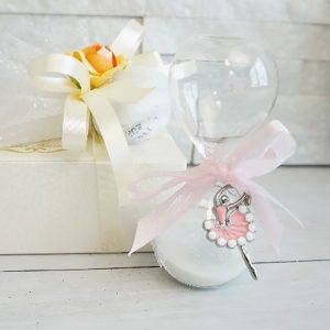 Clessidra bomboniera ballerina realizzata in vetro soffiato. Ideale per essere utilizzata per eventi: Comunione, Cresima.