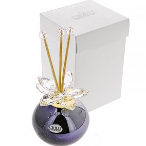 Profumatore tondo con fiore Swaroski. Disponibile in diversi colori di cui: rosa,grigio, ambra, bianca