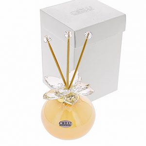 Profumatore tondo con fiore Swaroski. Disponibile in diversi colori di cui: rosa,grigio, ambra, bianca
