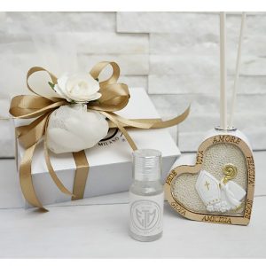 Profumatore Cresima, a forma di cuore decorato con incisione su legno "Amore, gioia, felicità, amicizia,vita,fede