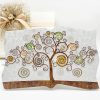 Quadretto appoggio albero della vita realizzati in legno naturale con raffigurazione albero della vita con spirali colorate nei toni pastello ed effetto rilievo.