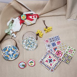 Piattino in ceramica siciliana di caltagirone.