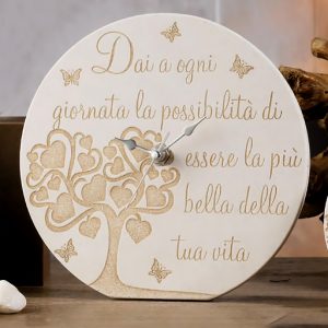 Bomboniera orologio albero della vita con frase realizzato in polvere di marmo e resina in color crema/bianco, con raffigurazione dell'albero della vita con foglie a forma di cuori e frasi motivazionali, diverse a seconda del modello