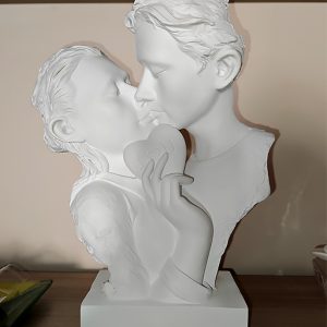 Statua coppia cuore love