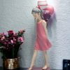 Statuina ragazza con palloncino realizzata in resina