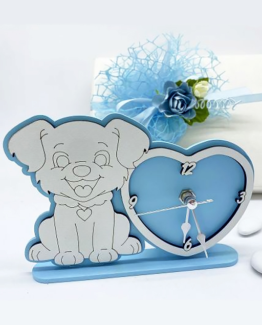 Orologio battesimo arricchito da un simpatico cagnolino cielo e un raffinato quadrante a forma di cuore