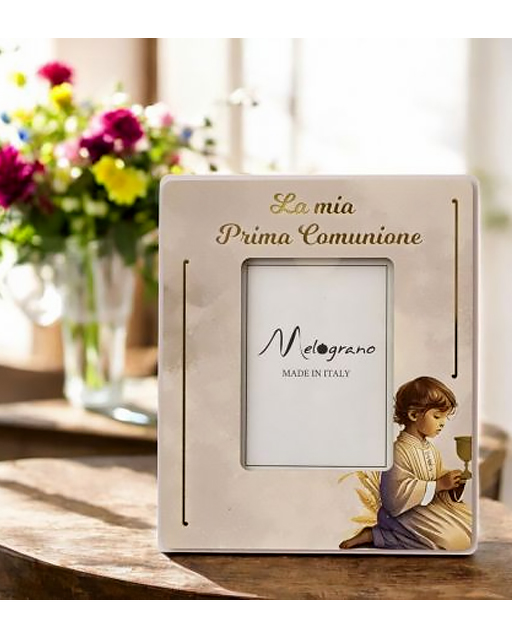 Portafoto Prima Comunione con bambino in ginocchio in Preghiera e scritta "La mia Prima Comunione"