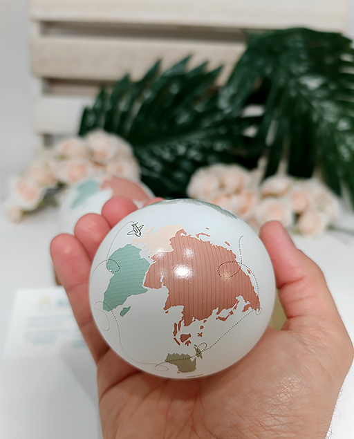 Bomboniera mappamondo led. Bomboniera elegante, unica nel suo genere, perfetta per chi ama viaggiare.