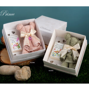 Set saponetta con orsetto sonaglio. Set comprende un sapone decorato con Piccolo principe o principessa (a tua scelta)