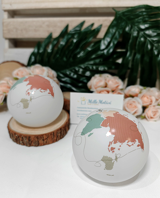 Bomboniera mappamondo led. Bomboniera elegante, unica nel suo genere, perfetta per chi ama viaggiare.