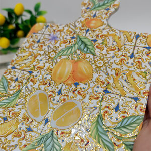 Tagliere decorato con limoni, design in rilievo. Ideale per realizzare con semplicità e creatività. Bomboniera utile.