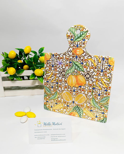 Tagliere decorato con limoni, design in rilievo. Ideale per realizzare con semplicità e creatività. Bomboniera utile.