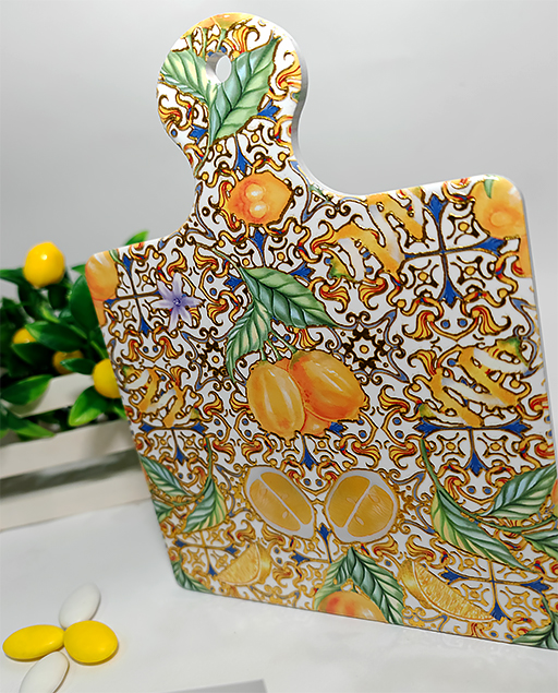 Tagliere decorato con limoni, design in rilievo. Ideale per realizzare con semplicità e creatività. Bomboniera utile.
