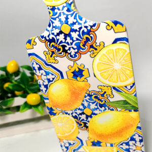 Tagliere con decorato con limoni, design in rilievo. Ideale per realizzare con semplicità e creatività.