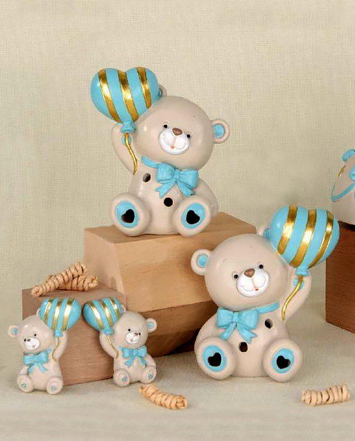 Orsetto con palloncino cuore led celeste realizzato in resina, una bomboniera/idea regalo tenerissima che conquista grandi e piccin