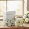 Candela blooming love decorata in stile floreale. Nuova collezione 2026