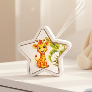 Profumatore Giraffa, una deliziosa bomboniera per battesimo, realizzato in resina effetto pietra di alta qualità.