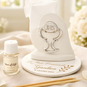 Diffusore cuore con calice in argento appoggiato su base in legno personalizzata